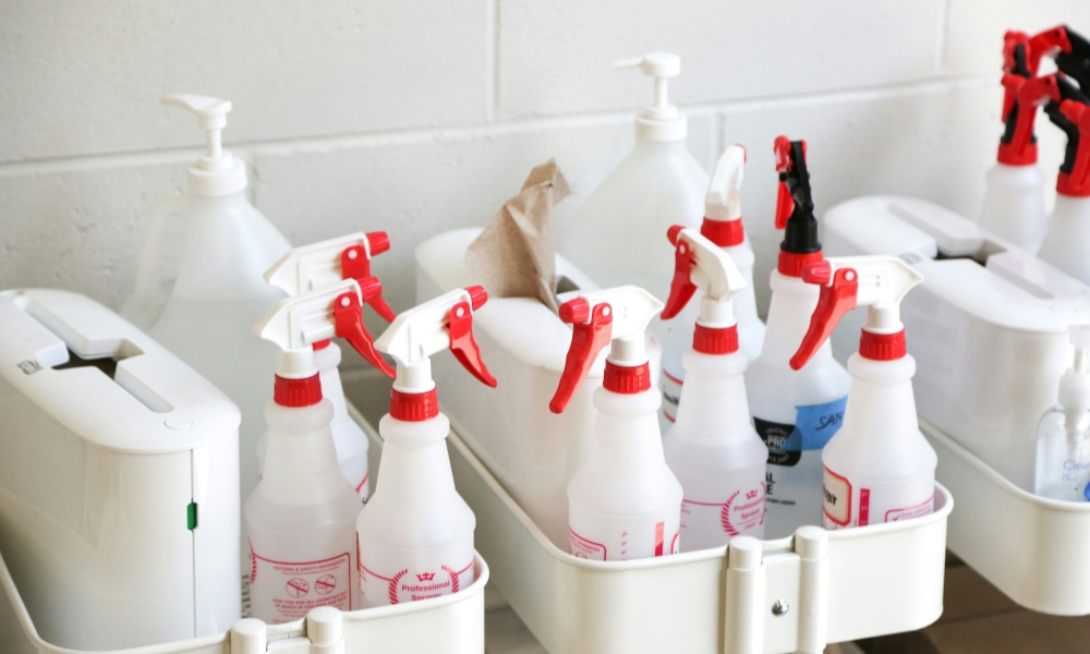 Zastosowanie APG firmy Dotachem w higienie osobistej i sprzątaniu gospodarstwa domowego